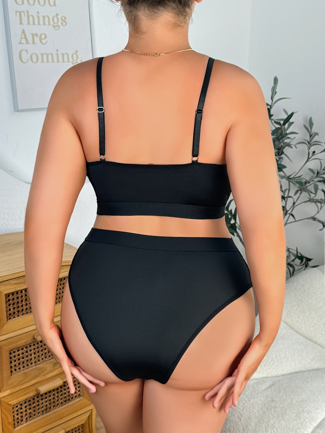 Plus Size Women's Floral Lace Semi Sheer Strappy Lingerie Set