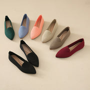 Ayollar uchun mustahkam ranglarda yumshoq, engil to'qilgan tekis poyabzal, nuqtali barmoq va havo o'tkazuvchi dizayn bilan.