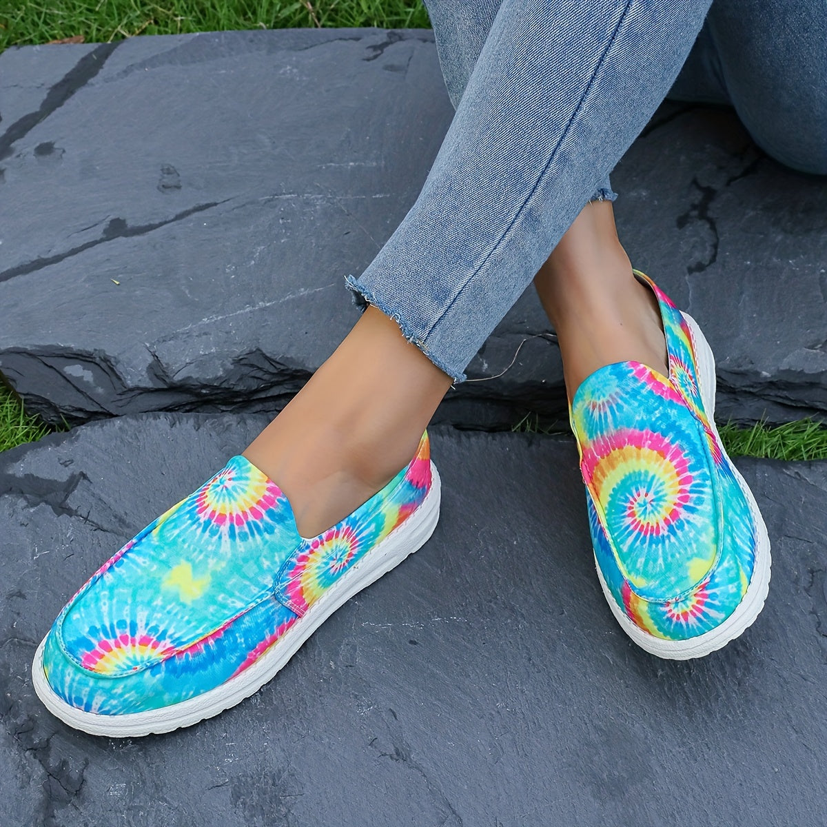 Women's Tie Dye Canvas Shoes Low Top Casual Sneakers Lightweight Outdoor