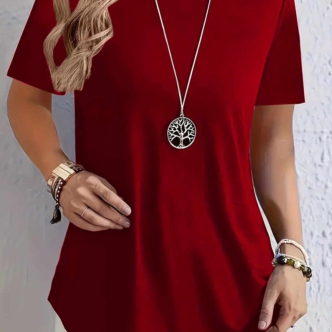 Plus o'lchamli uzun ko'ylakli ayollar uchun polyester zaytun yashil kruj bo'yinli futbolka