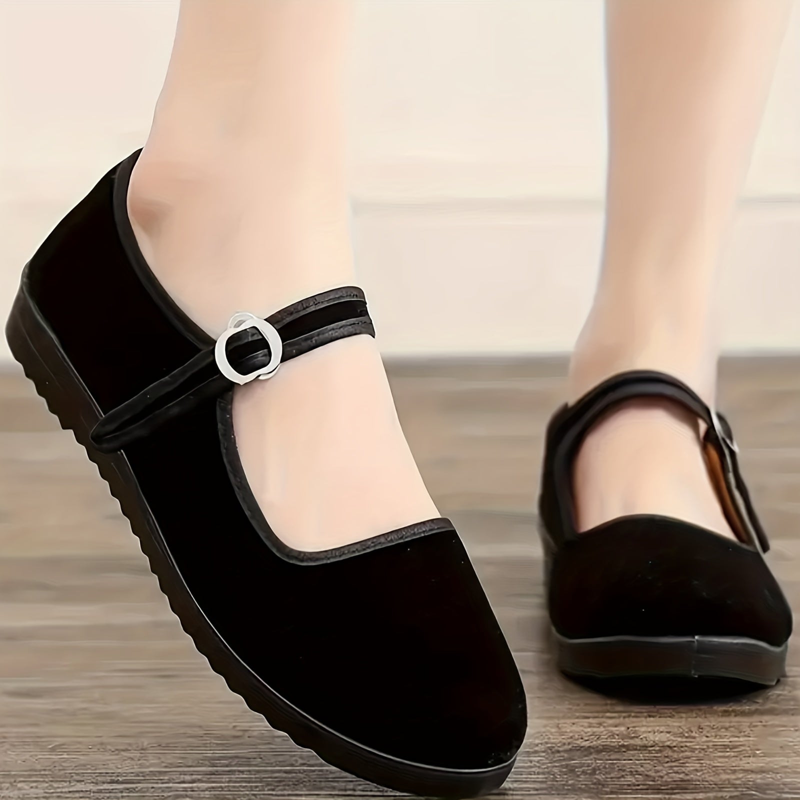 Women's Breathable Fabric Flats with Soft Sole and Round Toe for Work and Dance