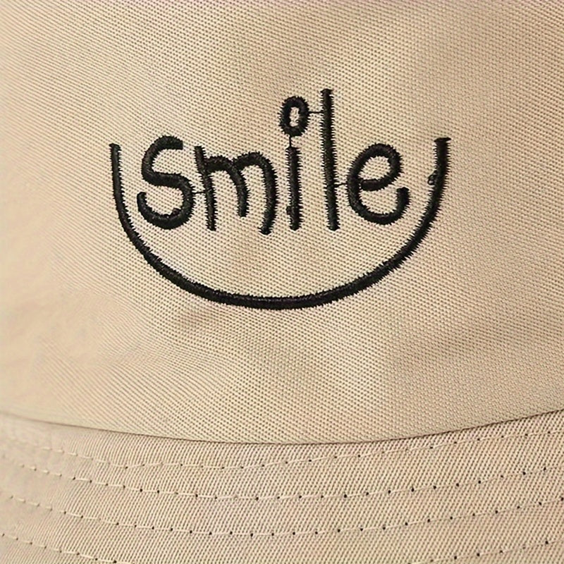 Yuzida kulayotgan tikuv bilan bir xil rangli qaytariladigan boshliqlar, ayollar va erkaklar uchun.