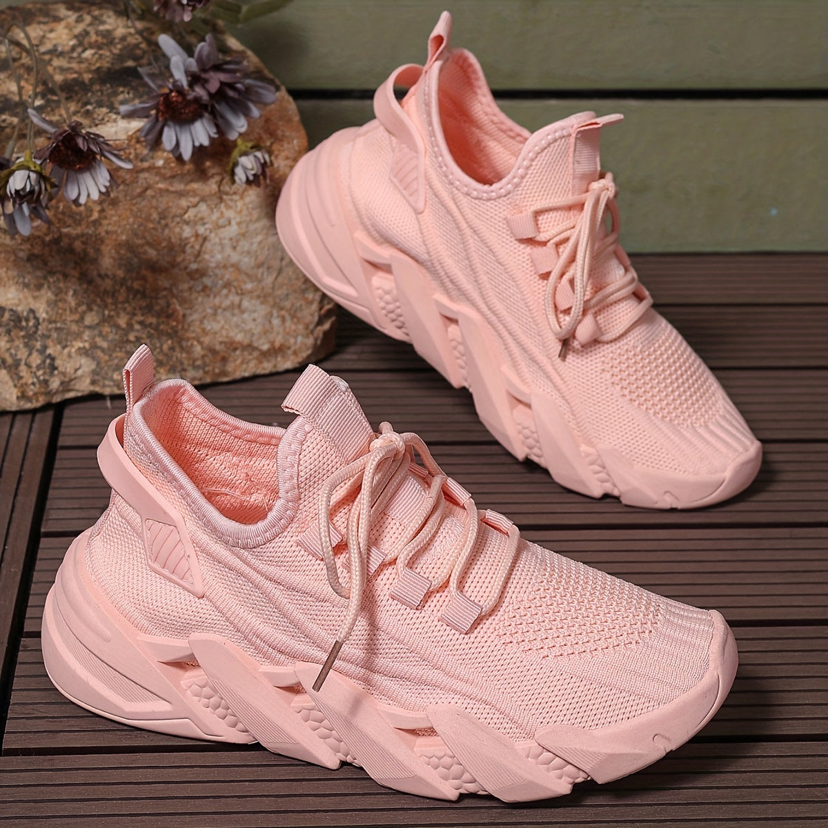 Ayollar uchun nafas oladigan, engil, pushti rangli trikotaj sport poyafzallari, pastki qismi, kundalik yurish va yugurish uchun mos