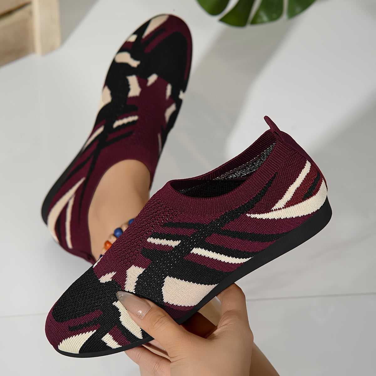 Women's Knit Slip-On Flats Breathable Casual Shoes in Maroon Black/White