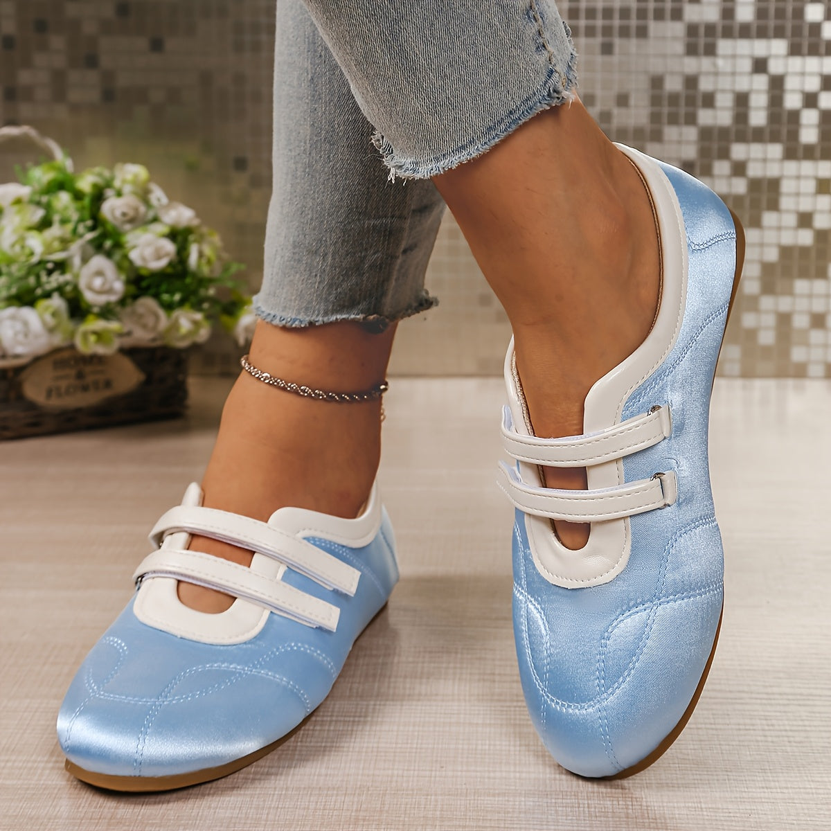 Women's Light Blue Retro Mary Jane Ballet Flats with Adjustable Straps