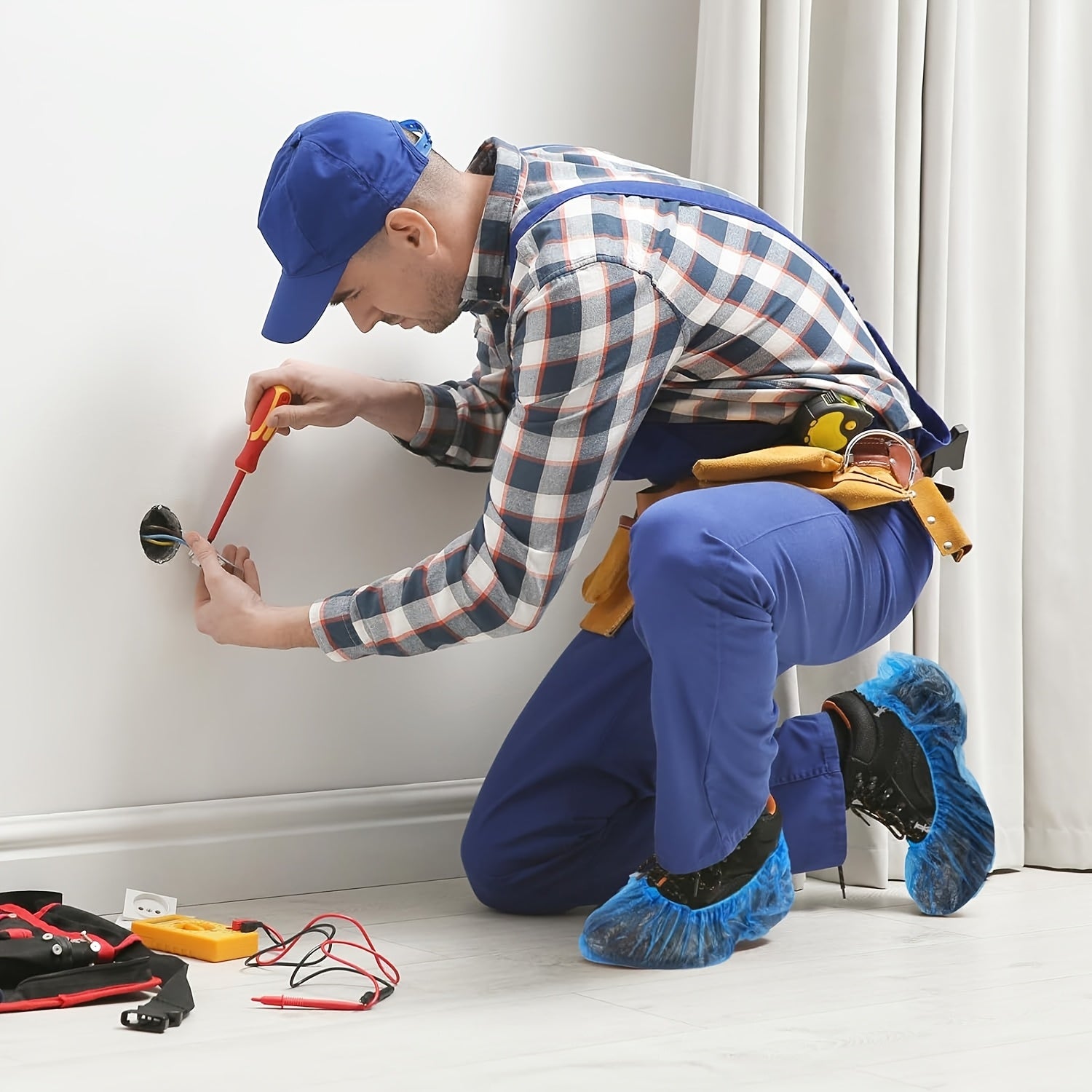 20 Pcs Heavy Duty Non Slip Breathable Plastic Shoe Covers Light Blue