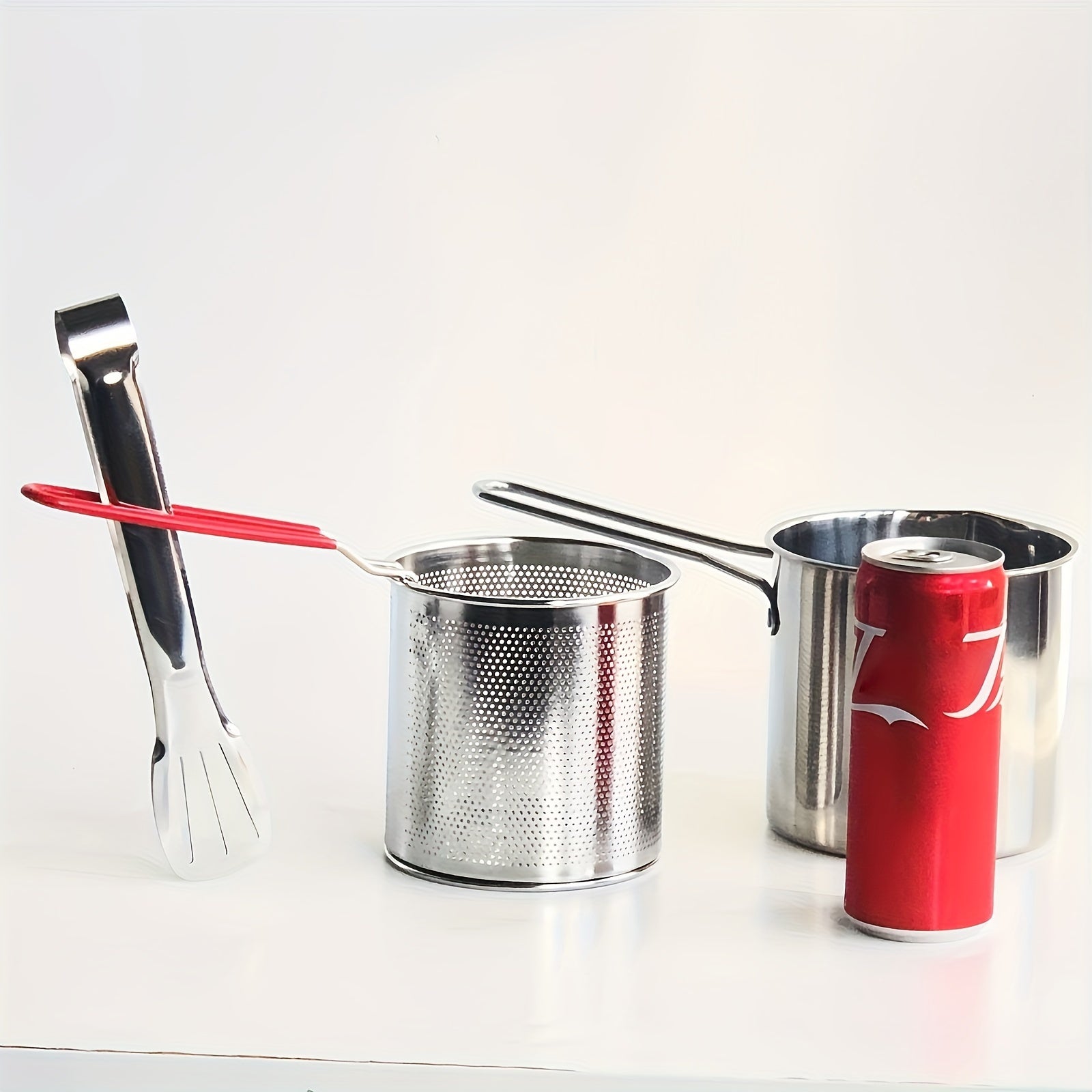 1,2-литровая кастрюля для фритюра из нержавеющей стали с корзиной для процеживания и длинной ручкой.