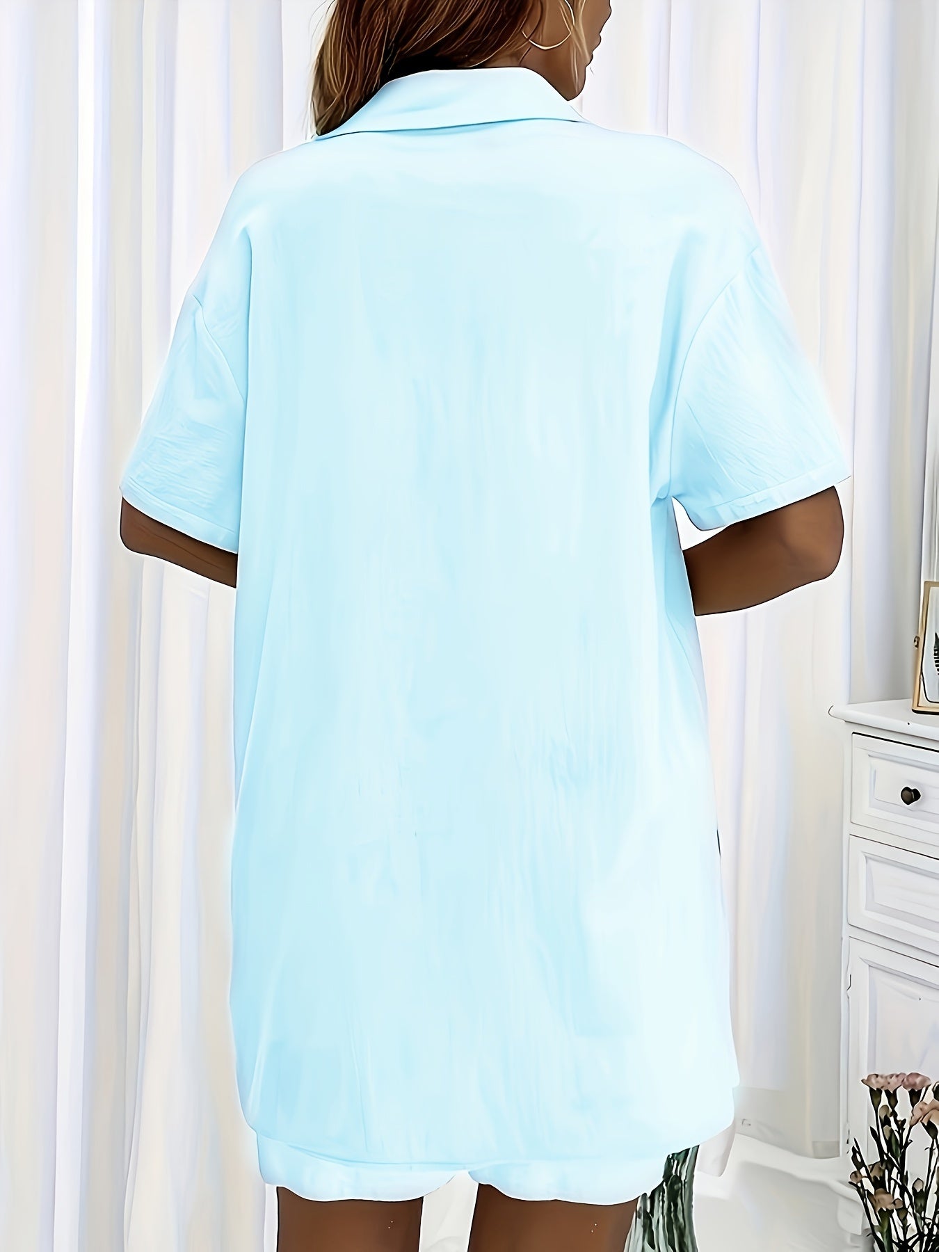 Conjunto de dos piezas de poliéster de color sólido para mujer con camisa y pantalones cortos con bolsillo y lazo