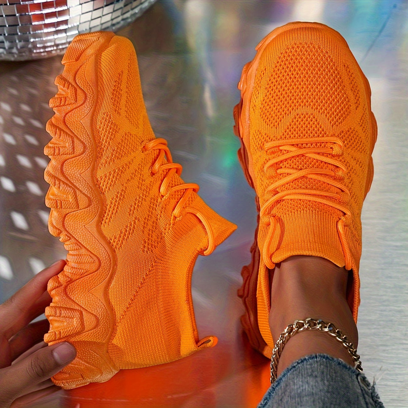 Women's Breathable Casual Sneakers Low Top Lace-Up Shoes for Outdoor Use