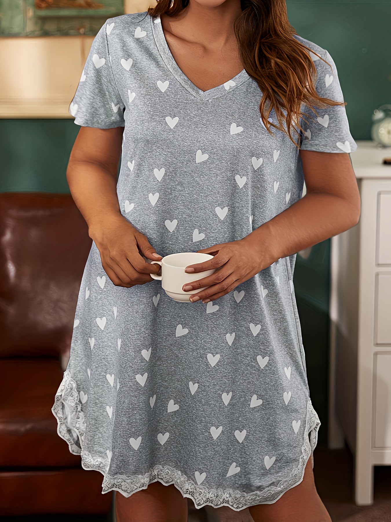 Женская ночная рубашка с красным сердечным принтом и кружевной отделкой, короткий рукав, пижама