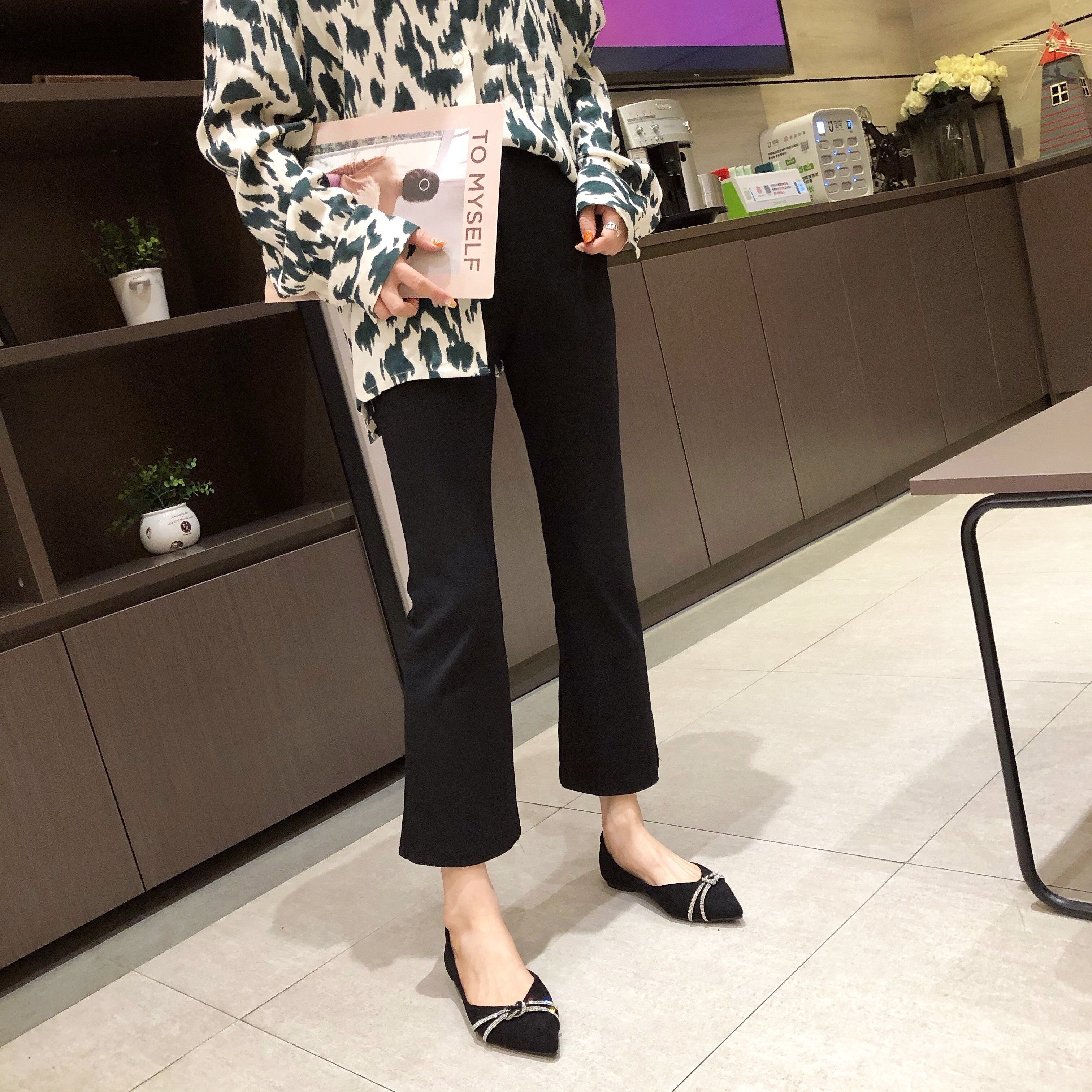 Women's Rhinestone Decor Flat Shoes Pointed Toe Soft Sole Lightweight Walking