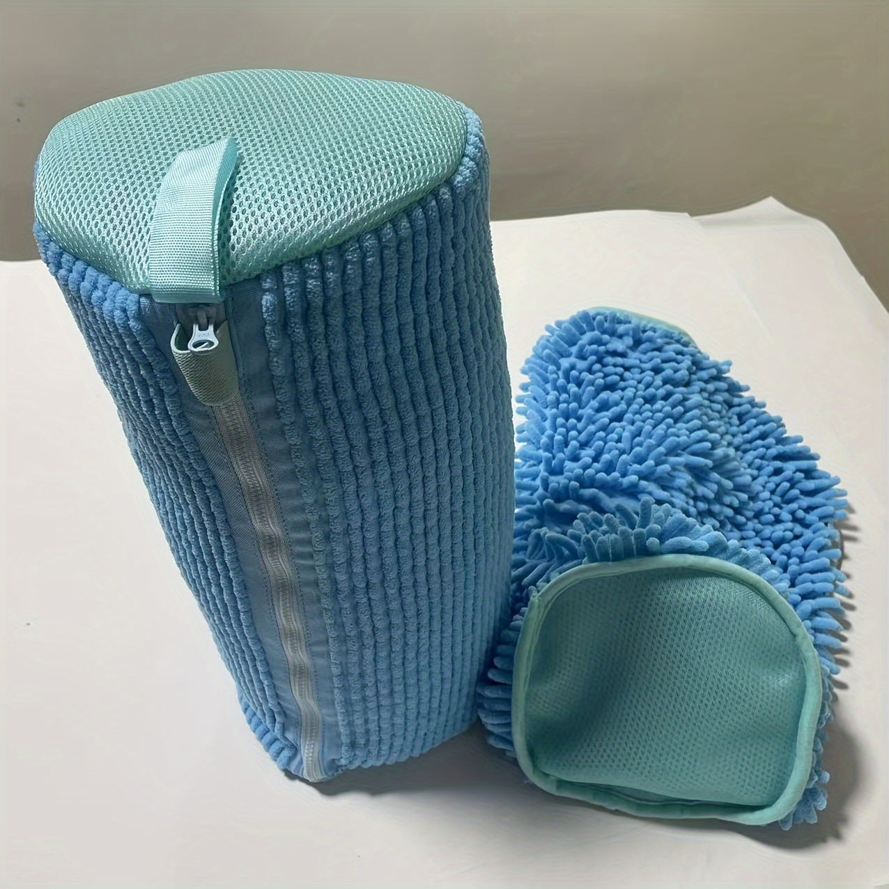 Blue Chenille Shoe Wash Bag with Zipper for Sneaker Cleaning, Machine Washable