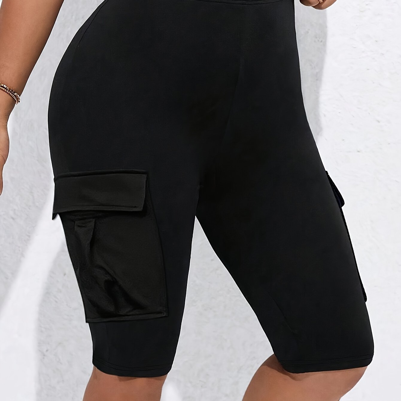 Plus Size Women's Capri Pants - Stretch Knit, Solid Color, Pockets