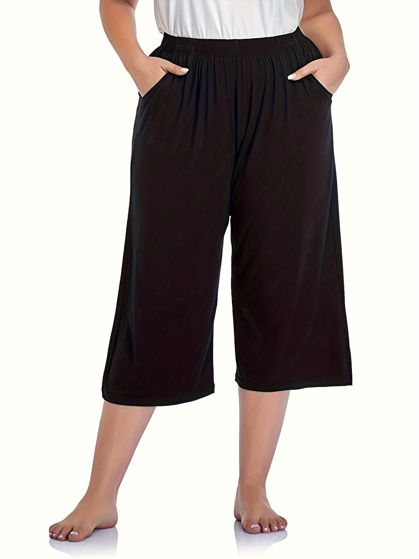 Plus o'lchamdagi ayollar uchun kengaytiriladigan polyester Capri shortlari, bir rangli, cho'ntaklar bilan