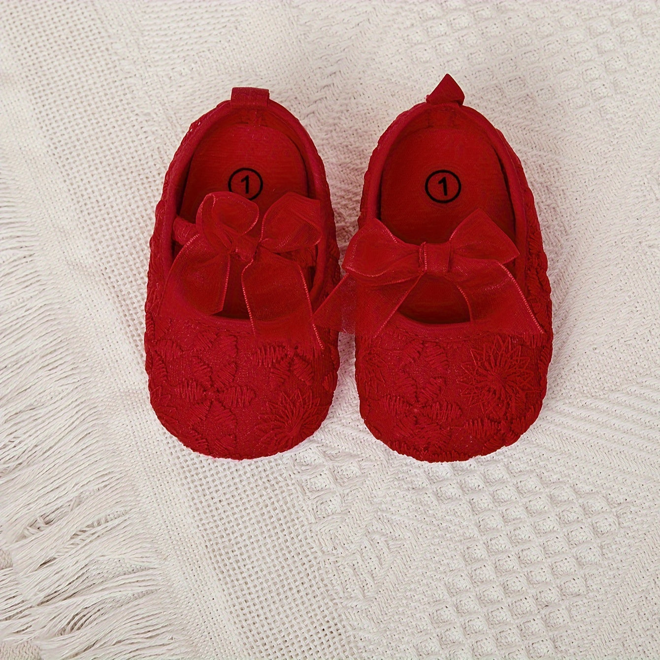 Kichkina qizlar Mary Jane poyabzali yumshoq taglik chiziqlari bilan gullar bilan bolalar poyabzali 0-15 oy uchun