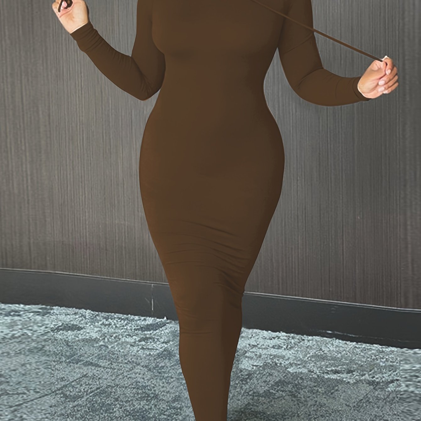 Vestido casual de mujer con capucha, manga larga y cordón en color sólido