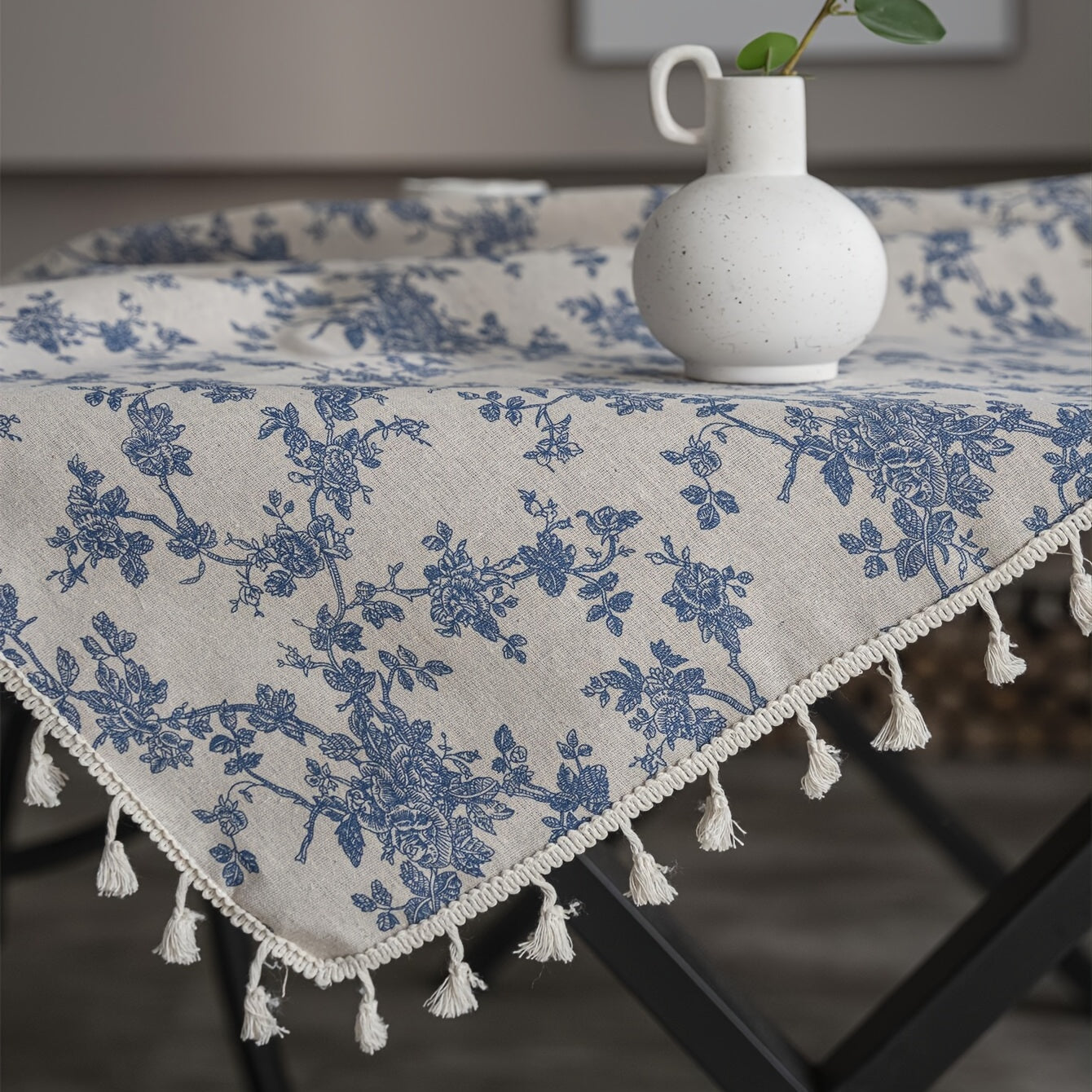 Vintage Blue Rose Tablecloth with Beige Fringe for Dining Occasions