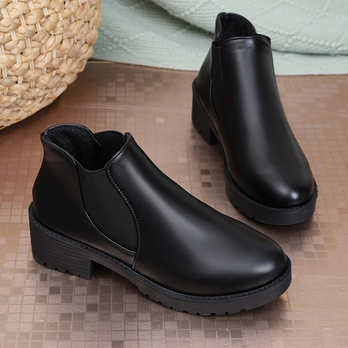Женские ботинки-слипы на среднем каблуке черные с амортизирующей стелькой, всесезонные