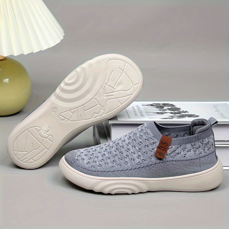 Ayollar uchun nafas oladigan tikilgan slip-on sport poyafzallari, yopishmaydigan taglik bilan