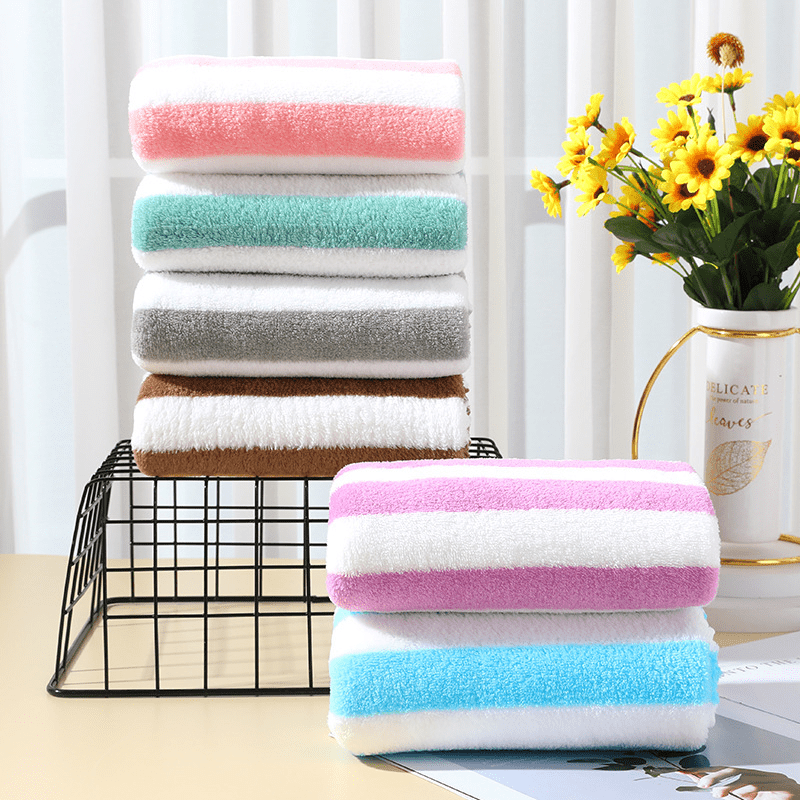 73.0 sm x 32.99 sm chiziqli sochiq to'plami: tez quriydigan, namni yaxshi so'radigan va teriga do'st hammom sochiqlari. Uy hammomlari uchun mukammal va 14-fevral sovg'alari sifatida ideal.