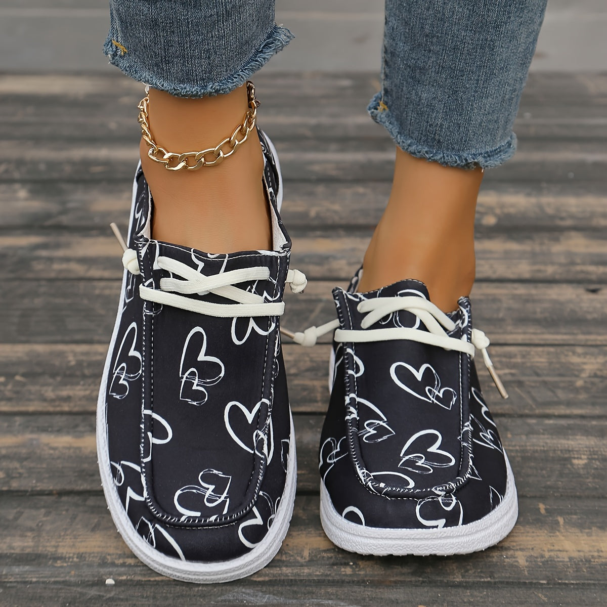 Women's Fabric Casual Sneakers Black and White Heart Pattern
