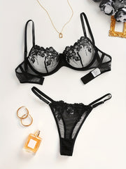 Conjunto de lencería con bordado floral transparente para mujer con tanga de cintura baja