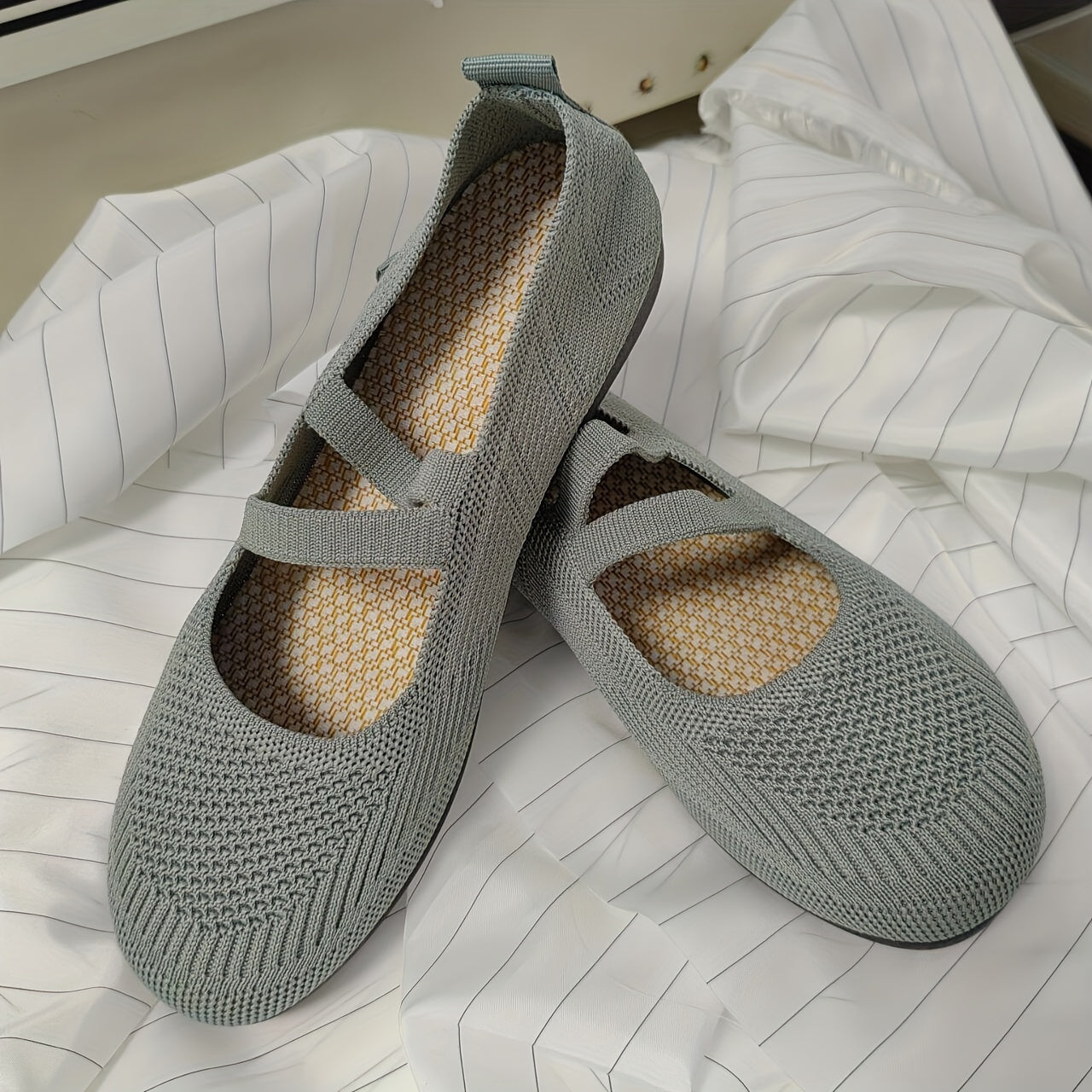 Women's Slip-On Loafers All-Season Casual Shoes Solid Color Fabric Upper