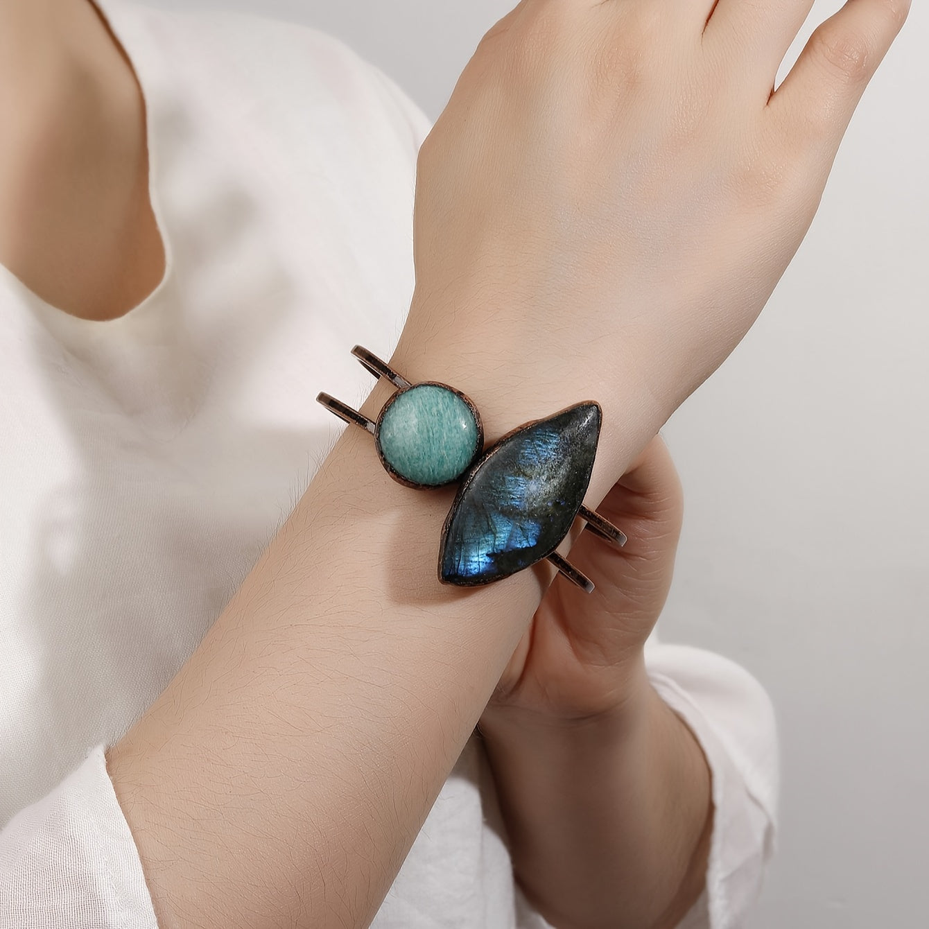 Vintage Bohemian Terahertz toshli bilaguzuk qoʻlda tayyorlangan, qadimiy bronza qoplamali, ayollar uchun