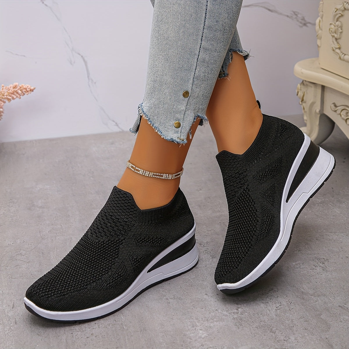 Women's Slip-On Sneakers Comfortable Stylish Casual All-Day Comfort