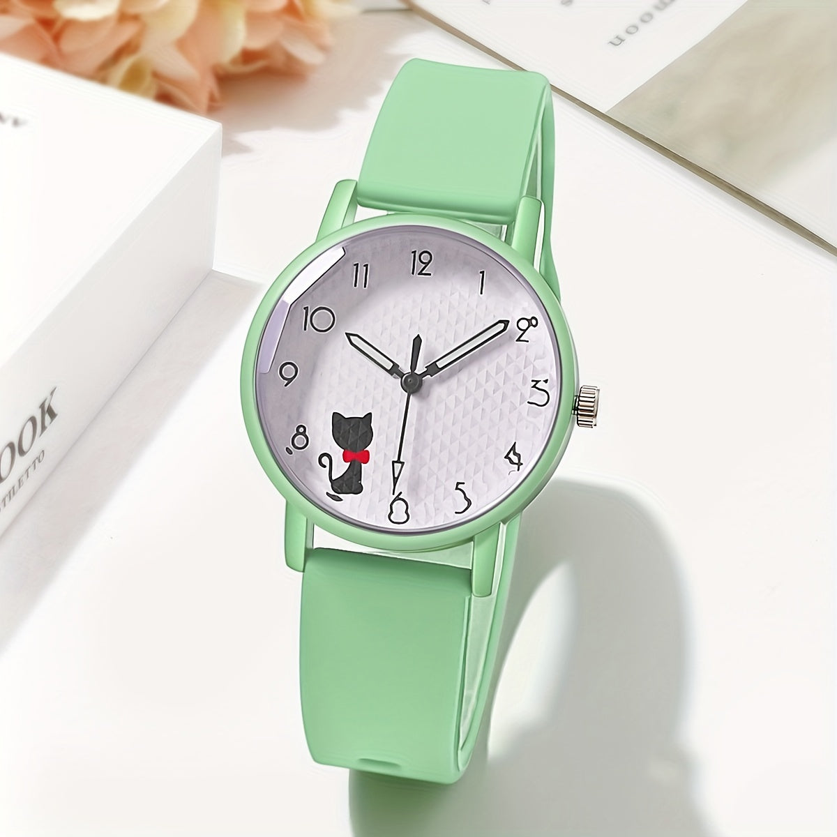 Women's Quartz Watch with Silicone Strap for Casual Street Sports
