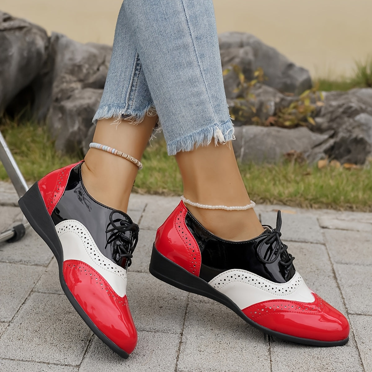 Women's Oxford Shoes Red and Black Colorblock Casual Flat with Perforated Details