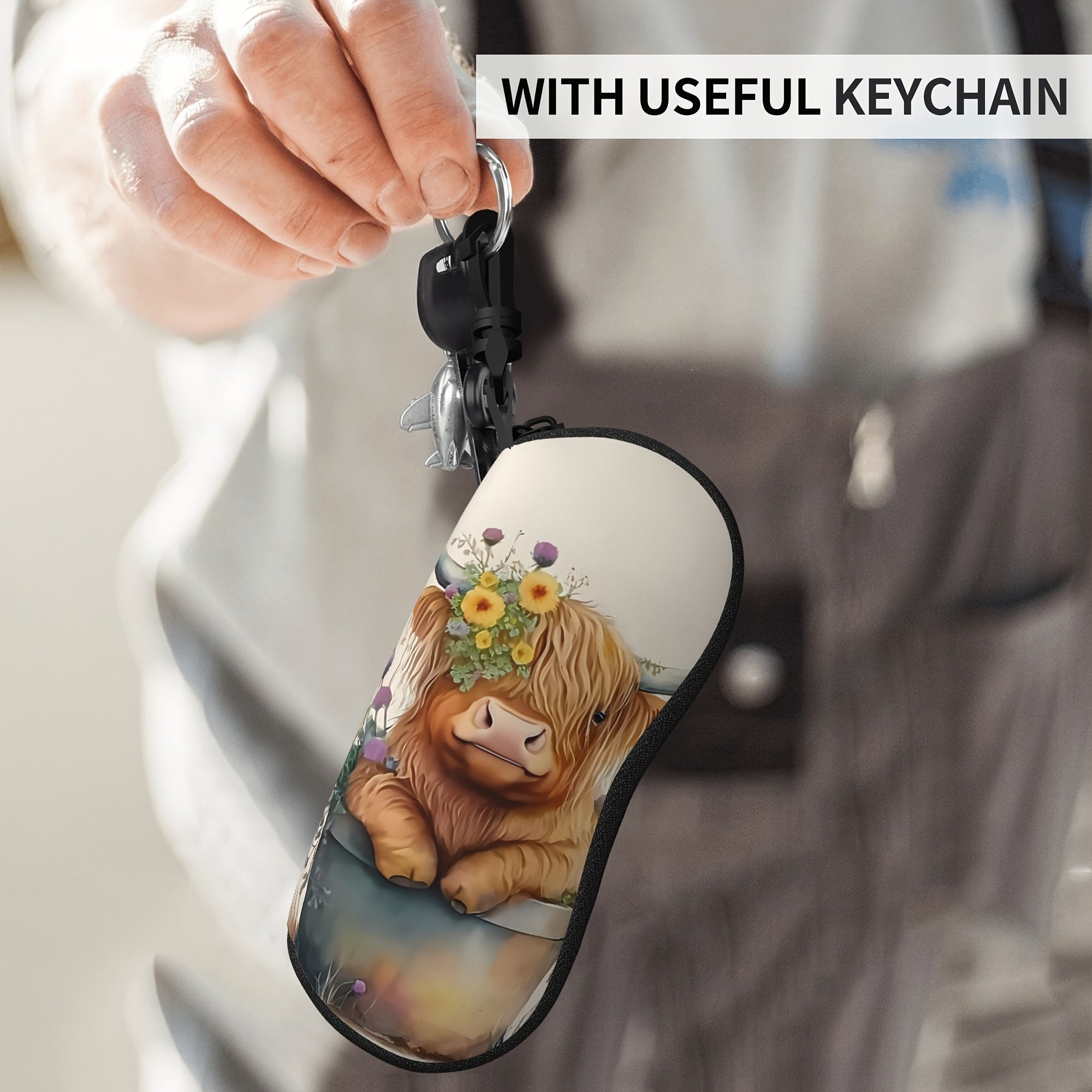 Highland Cow Print Glasses Case Neoprene Eyewear Pouch with Zipper and Belt Clip for Women