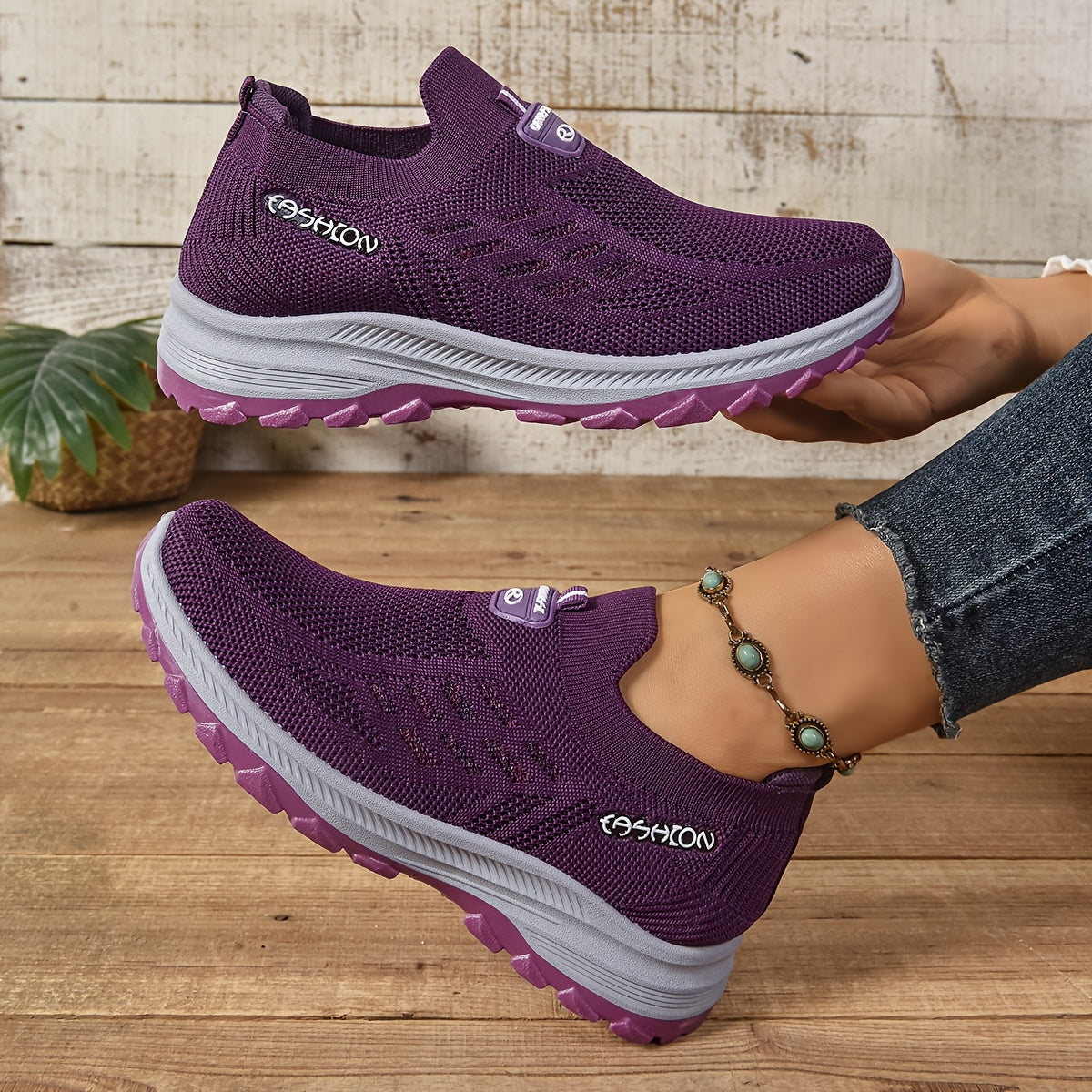 Women's Casual Athletic Sneakers with Breathable Mesh Black White