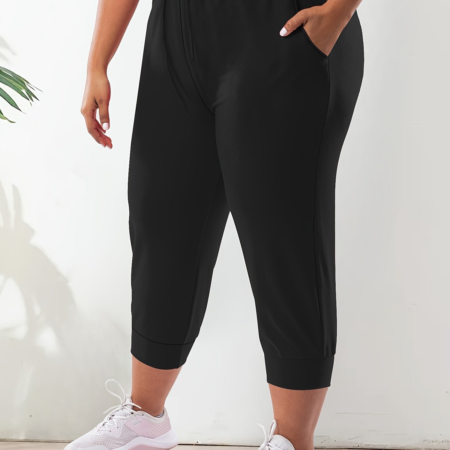 Women's Plus Size Capri Joggers With Drawstring And Pockets Athletic Pants