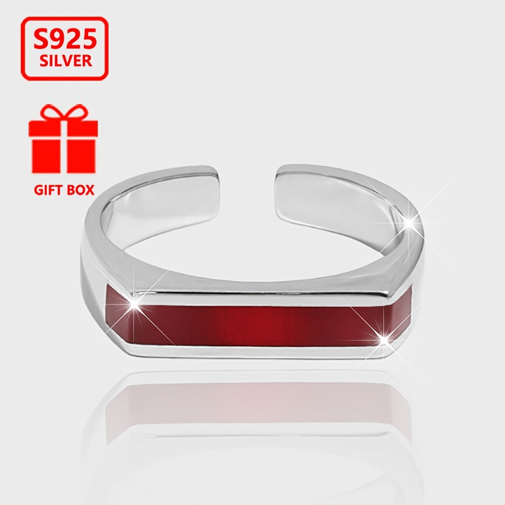 Красивое и настраиваемое кольцо из серебра 925 пробы с стильным геометрическим прямоугольным дизайном и акцентами из смолы. Идеально подходит для особых случаев и подарков. Весит 3,25 г, станет приятным сюрпризом.