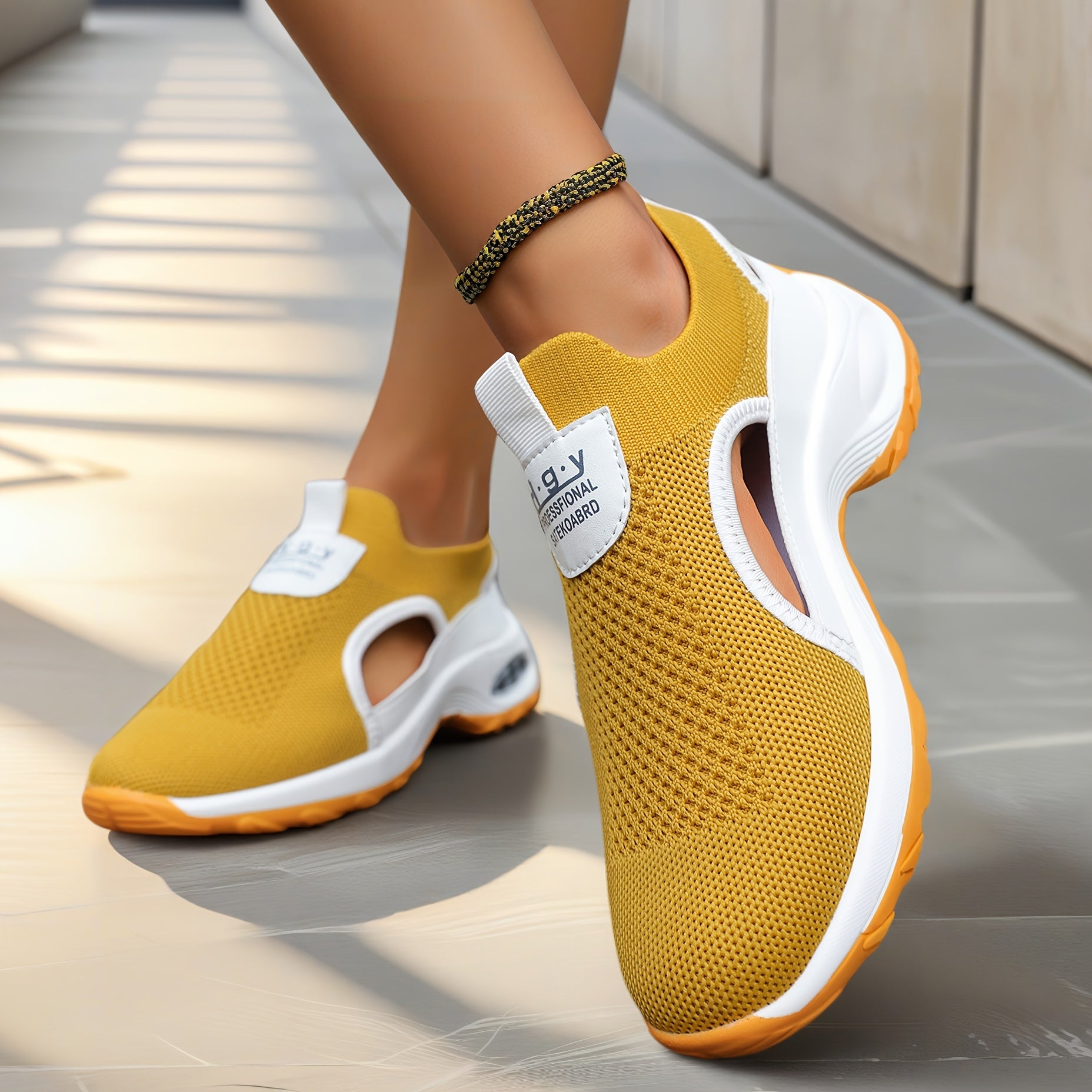 ayollarga mo'ljallangan nafas oluvchi slip-on sport poyabzali, barcha mavsumlar uchun kundalik ko'ylakli, ko'p rangli