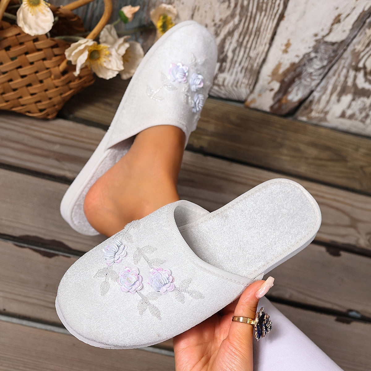 Women Beaded Sequin Floral Slip-On Slippers with EVA Sole for Indoor Outdoor