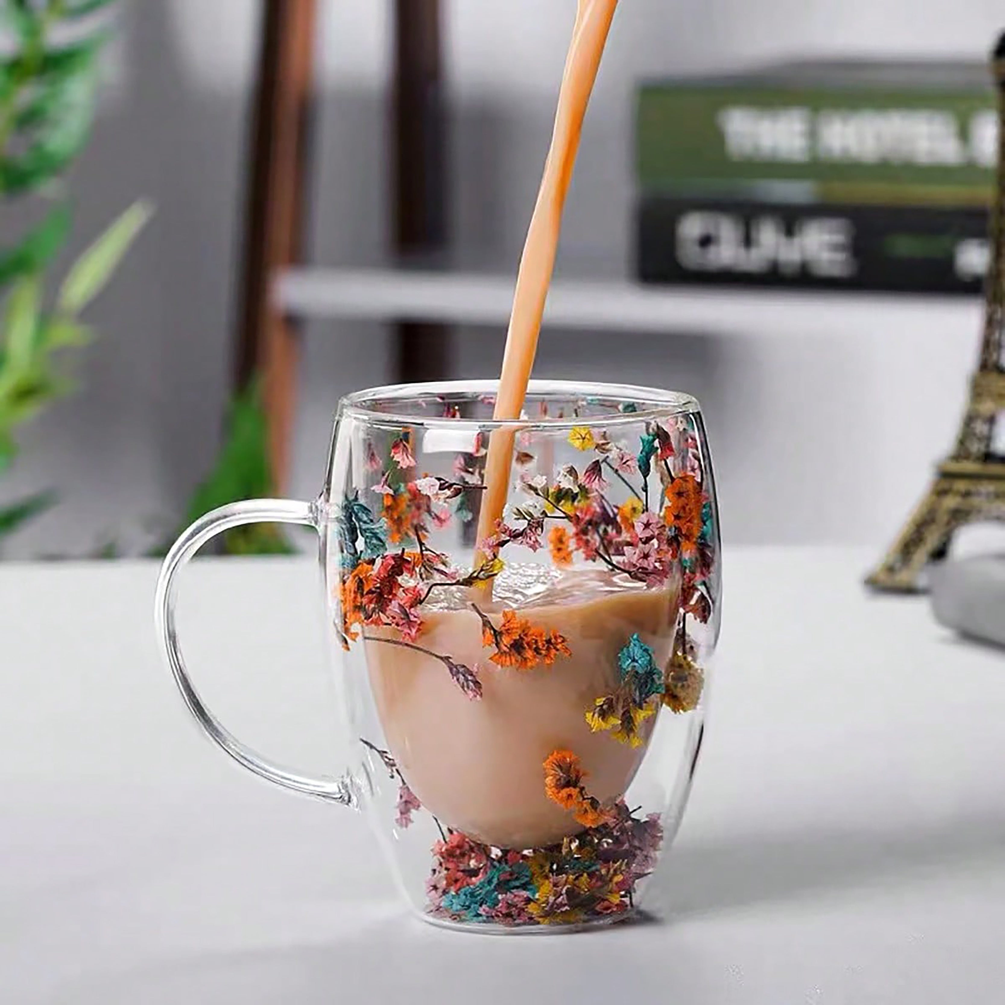 Taza de café de vidrio con flores secas, taza de doble pared para espresso y bebidas calientes
