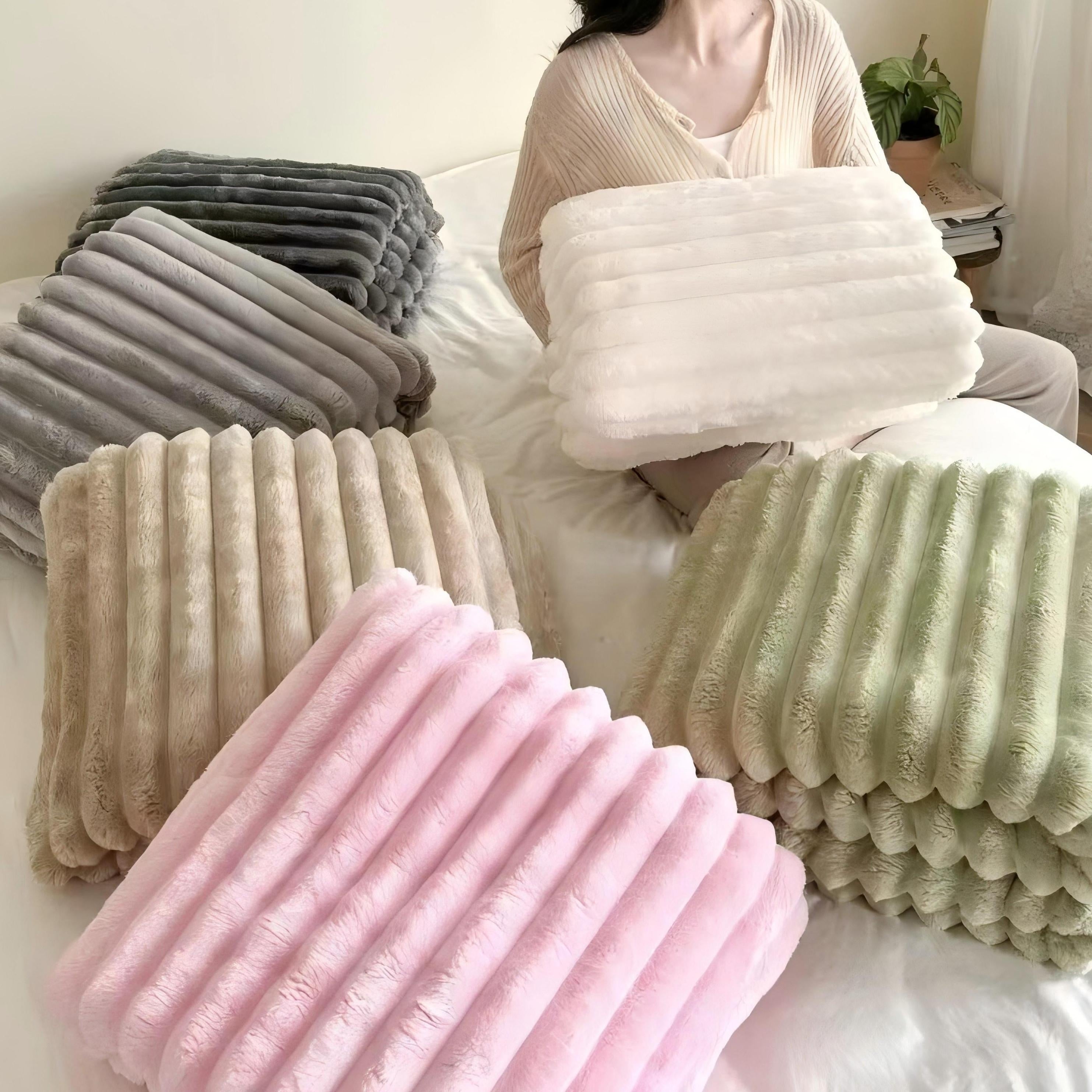 French Style Velvet Throw Blanket All-Season Plush Cozy Woven Flannel Fleece