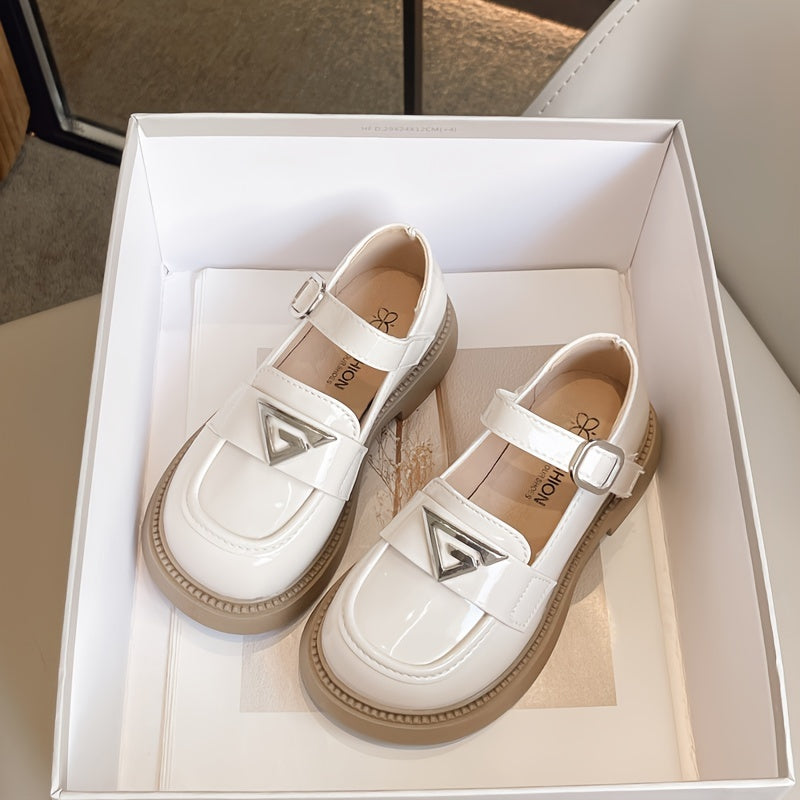 Qizlar uchun qora Mary Jane tekis poyabzal, preppy uslubida, yumshoq taglik, ikki monk tasmasi, dumaloq burchak va qulay PU ustki qismi. Maktab, chiqishlar, partiyalar va ochiq havoda faoliyatlar uchun mukammal.