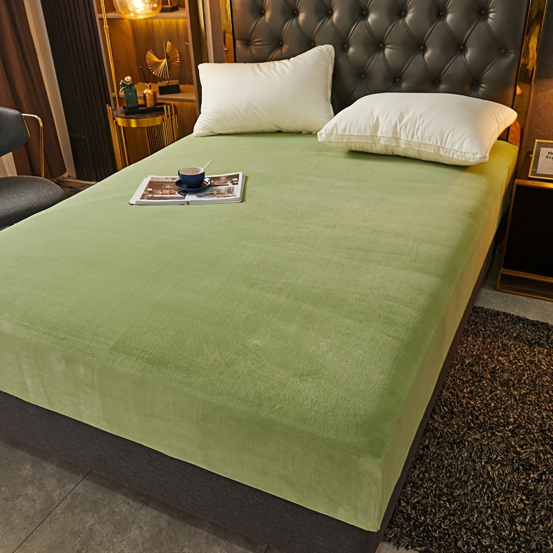 Ultrafine Fiber Mattress Cover in Warm Fleece Flannel for Double and Single Beds