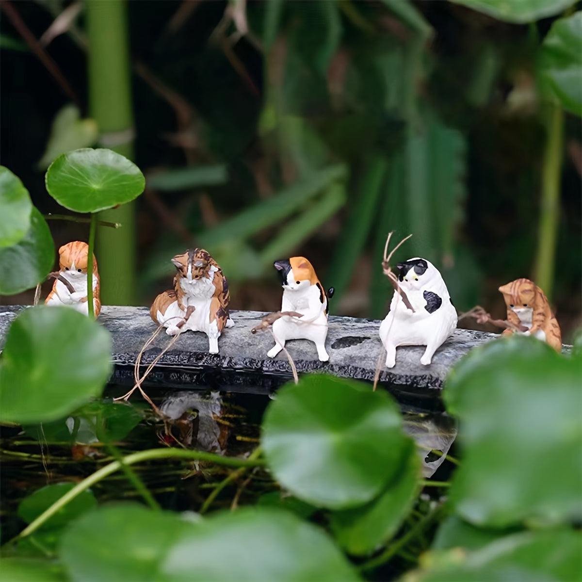 Miniature Fish Tank Decor Set of 2 Fishing Cat Figurines for Aquariums