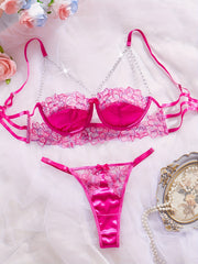 Tarmoq gullari naqshidagi ichki kiyim to'plami, zanjir orqa qismi bilan, ayollar uchun, brassier va thongni o'z ichiga oladi.