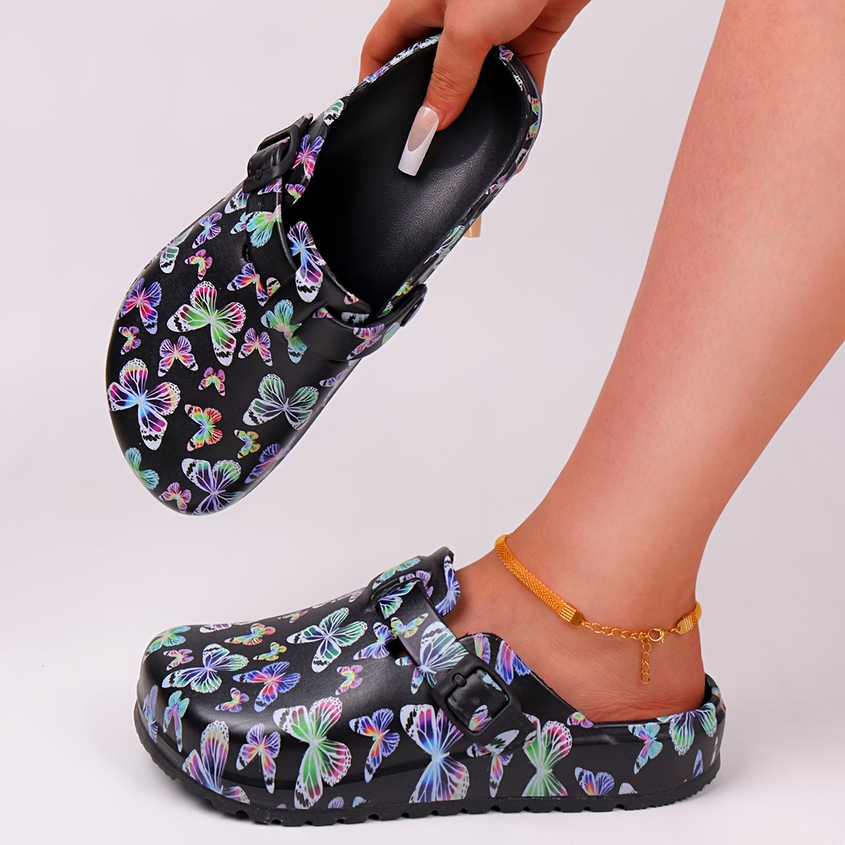 Women's Butterfly Pattern EVA Clogs Non-Slip Quick-Dry Slippers for Beach Garden