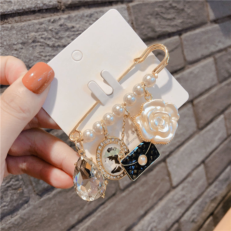 Crystal Flower Brooch Pin with Rhinestone Pendant for Women Weddings Parties