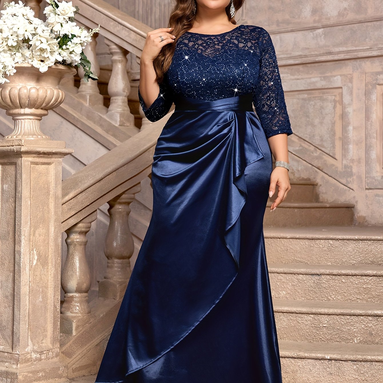 Vestido largo de noche elegante para mujer de talla grande con satén, encaje y dobladillo con volantes