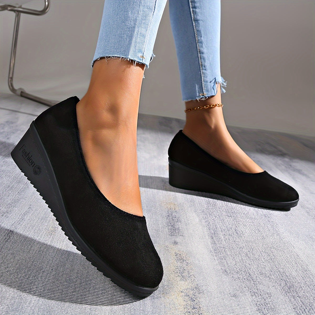 Women's Round Toe Chunky Heel Shoes Slip-On Comfortable Pumps