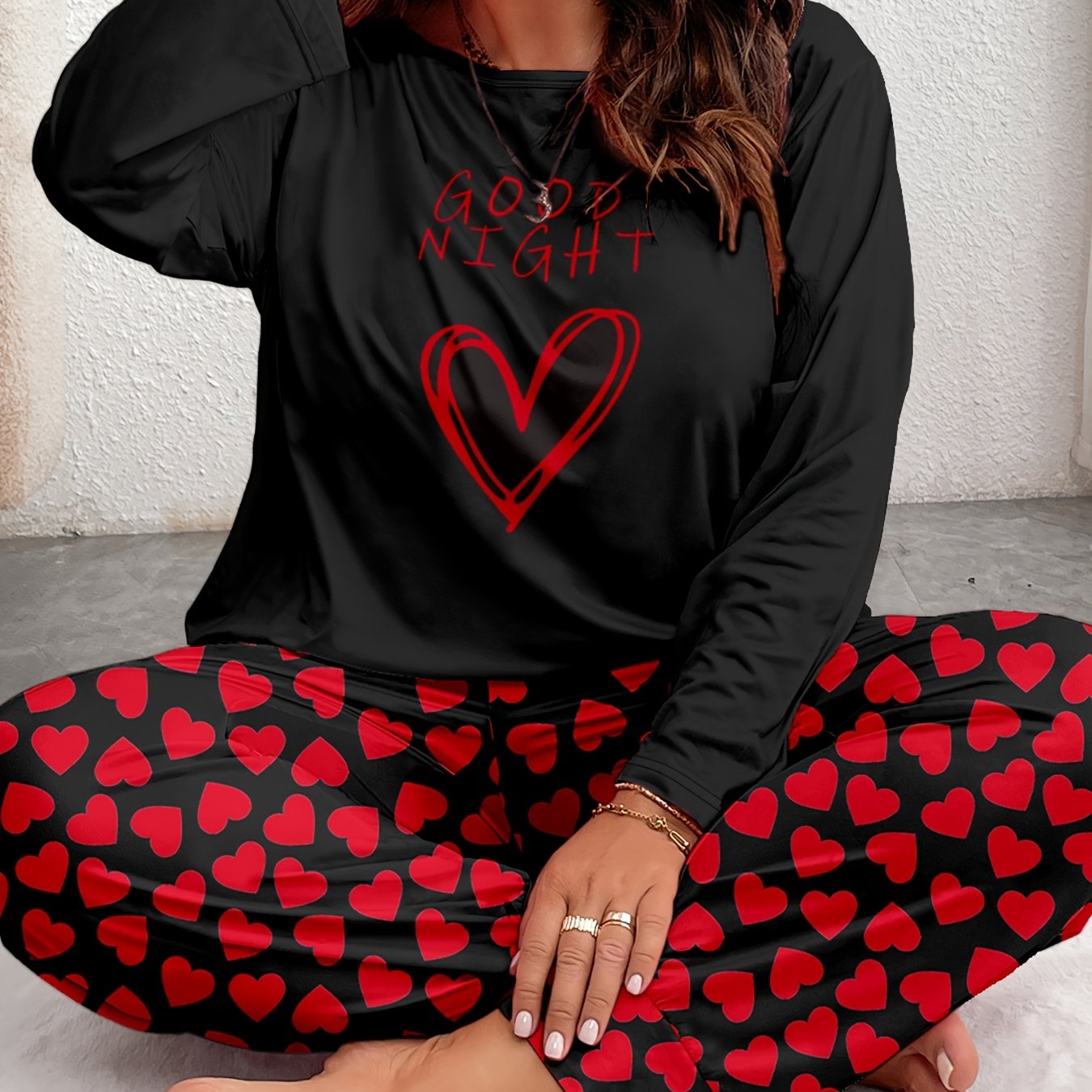 Plus Size Women's Cozy Heart Print Pajama Set Long Sleeve Pants Polyester Black White