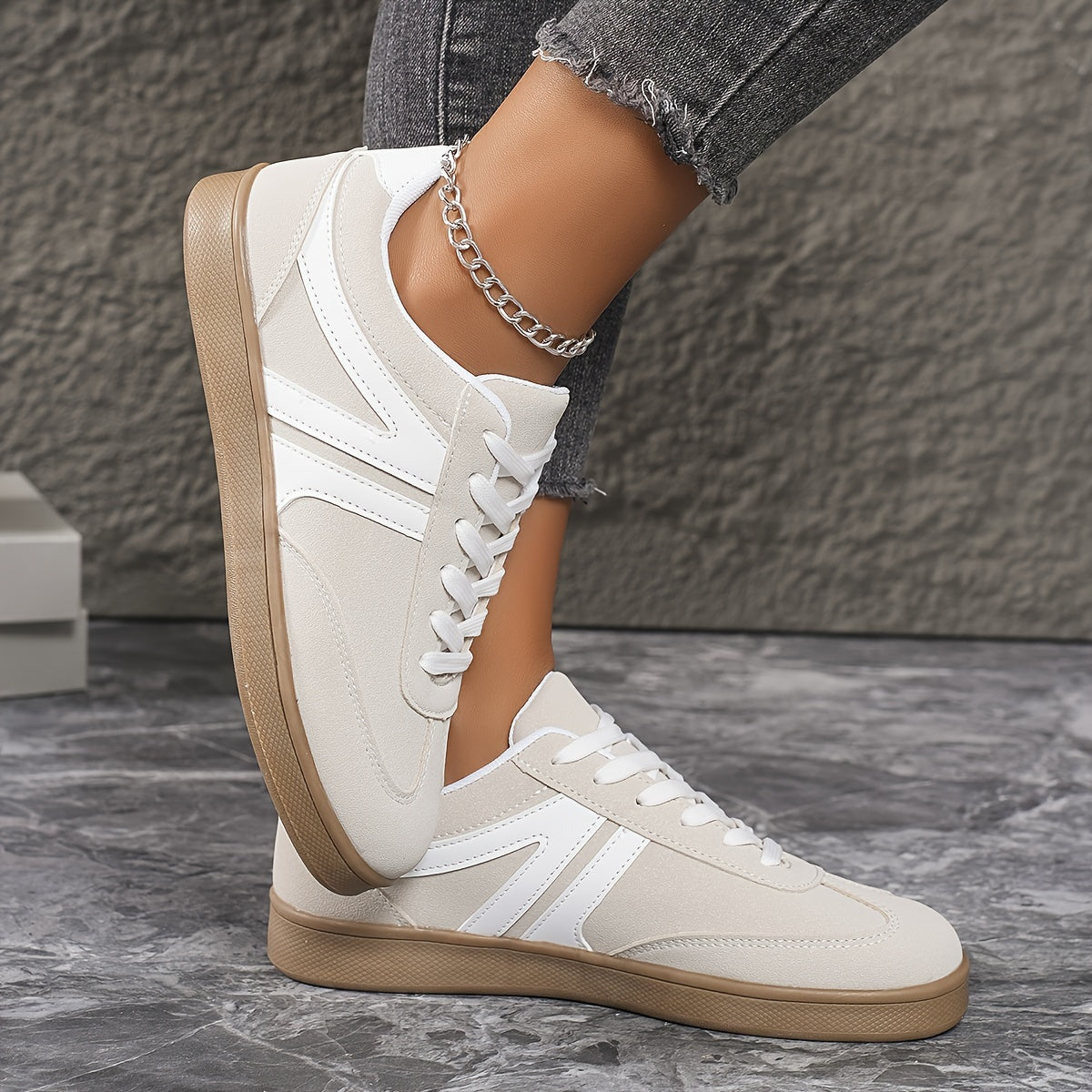 Women's Casual Retro Flat Lace-Up Sneakers Microfiber Low Top All-Season