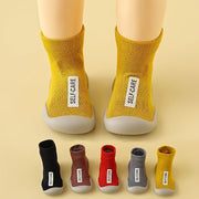 Kichkina bolalar uchun qattiq kauchuk taglikli, toʻqilgan va bir rangli, oyoq kiyimlari uchun yopiladigan, bolalar va qizlar uchun polni himoya qiluvchi qattiq poyabzal